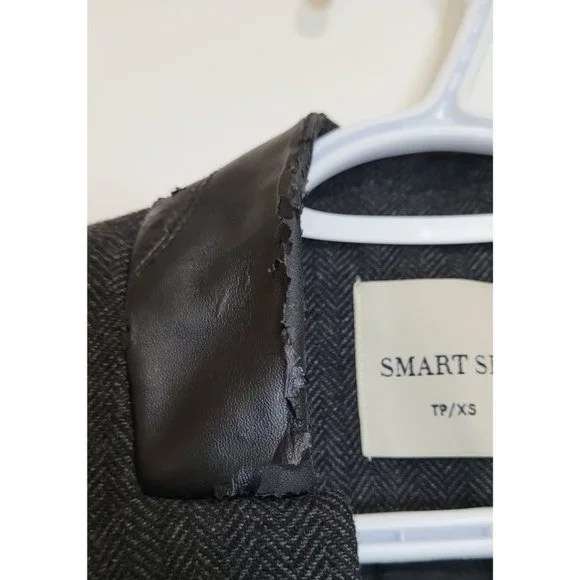 Smart Set Blazer - Picture 3 of 8